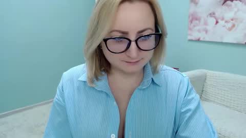 Snapshot of wow_co chatting on 03.07.25 wow_co online show from 03.07.25