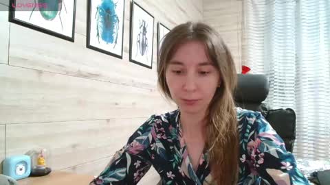 Snapshot of wow_porno_ chatting on 04.28.26 Anna online show from 04.28.26