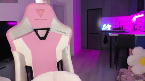 Emi online show from 11.23.25