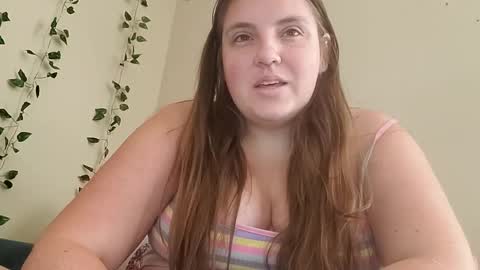 Snapshot of wrenwinter chatting on 09.12.25 wrenwinters online show from 09.12.25