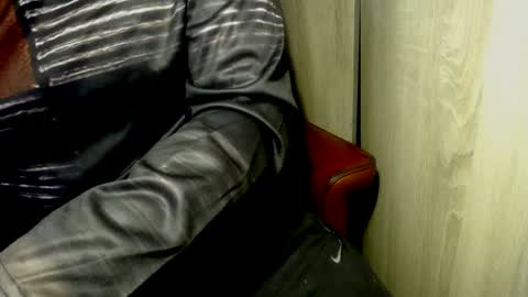 Snapshot of wrix chatting on 12.31.24 wrix online show from 12.31.24