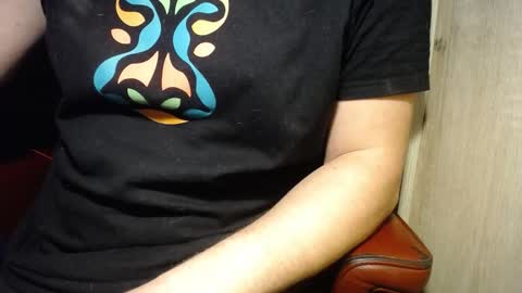 Snapshot of wrix chatting on 10.12.25 wrix online show from 10.12.25