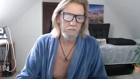 Snapshot of wyattearp64 chatting on 12.18.24 WyattEarp64 online show from 12.18.24