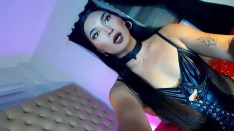 x_aurorascent online show from 11.01.25