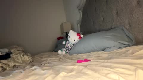 Snapshot of x_dreamgirl_x chatting on 01.12.25 Mariah  online show from 01.12.25