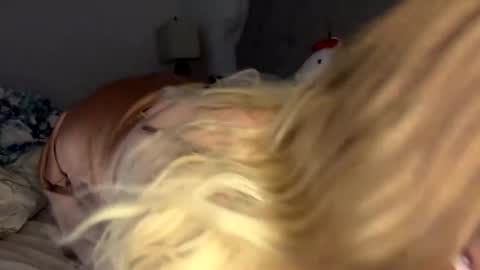 Snapshot of x_dreamgirl_x chatting on 01.16.25 Mariah  online show from 01.16.25