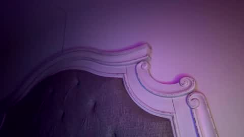 Snapshot of x_dreamgirl_x chatting on 02.14.25 Mariah  online show from 02.14.25