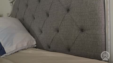 Snapshot of x_dreamgirl_x chatting on 10.18.25 Mariah  online show from 10.18.25