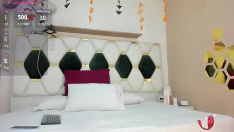 xaanderGrey online show from 11.01.25