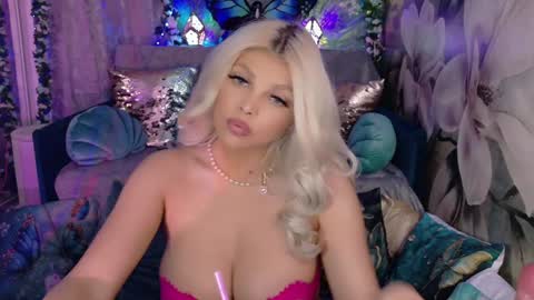 Snapshot of xalexax chatting on 02.08.25 sooo hey im Sperm Mystik from Fuckistan i want you full my all holes bcs i have penis fever online show from 02.08.25