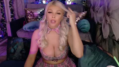 Snapshot of xalexax chatting on 03.09.25 sooo hey im Sperm Mystik from Fuckistan i want you full my all holes bcs i have penis fever online show from 03.09.25