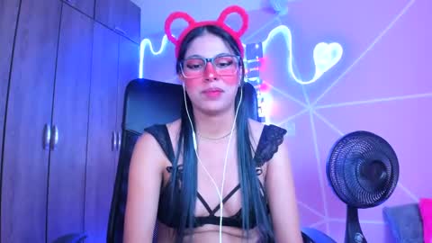 XALLYSONX online show from 02.12.25