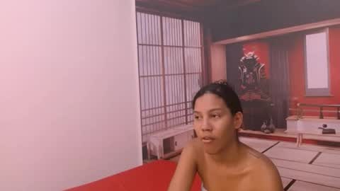 xamaravelour online show from 11.20.25