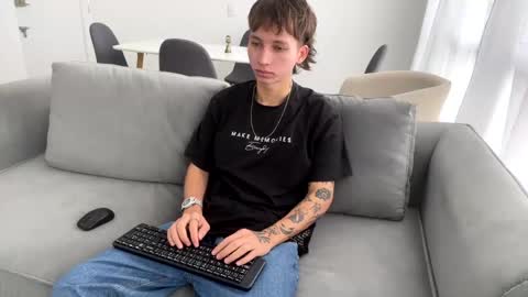 Snapshot of xamyu chatting on 01.26.25 Xam online show from 01.26.25