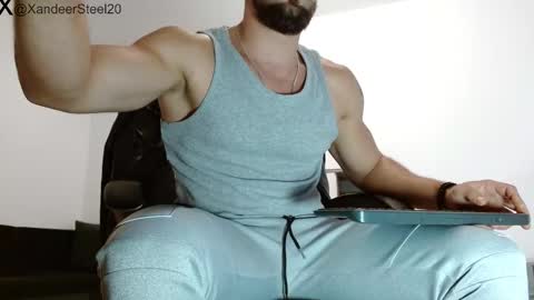 Snapshot of xandeer_steel chatting on 10.06.25 Master Xandeer online show from 10.06.25