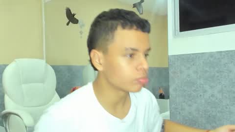 Snapshot of xavier_fox__ chatting on 10.15.25 xavier fox   online show from 10.15.25