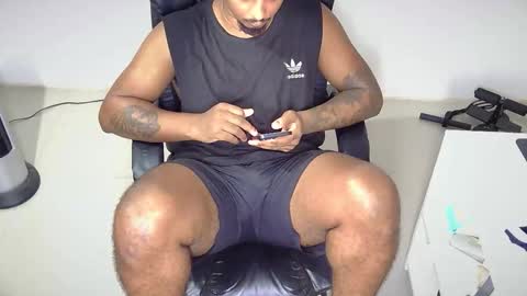 Snapshot of xaviermillerxxx chatting on 10.25.25 Xavier Miller online show from 10.25.25