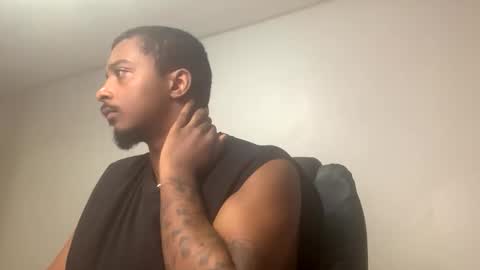 Snapshot of xaviermillerxxx chatting on 10.27.25 Xavier Miller online show from 10.27.25