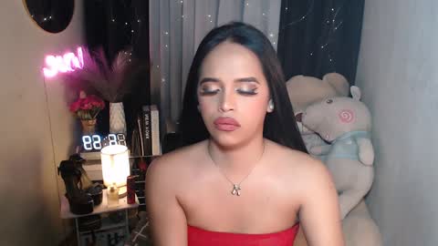 Snapshot of xclassylorainne chatting on 12.13.24 lorainne online show from 12.13.24