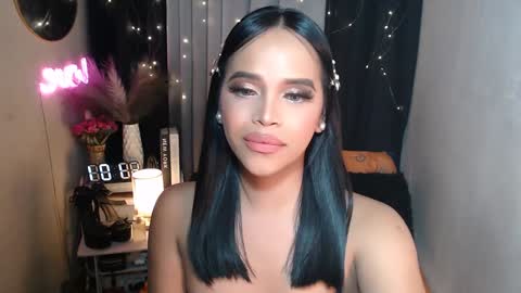 Snapshot of xclassylorainne chatting on 12.20.24 lorainne online show from 12.20.24