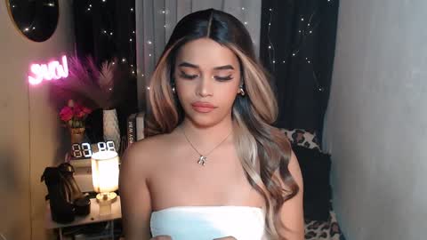 Snapshot of xclassylorainne chatting on 12.31.24 lorainne online show from 12.31.24