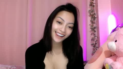 Snapshot of xcxccy19 chatting on 02.10.25 Sachi Cy online show from 02.10.25