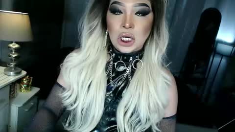 Zhavia online show from 10.01.25