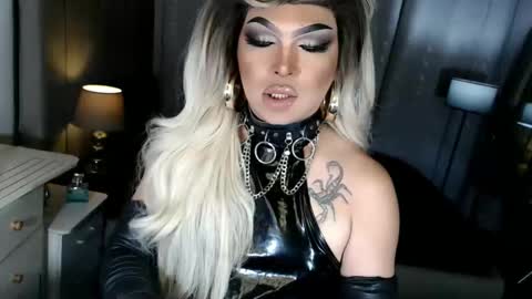 Zhavia online show from 11.20.25