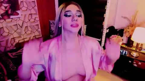 Snapshot of xdirtymistressx chatting on 10.18.25 XDirtymistressX online show from 10.18.25