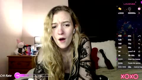 Snapshot of xelliee_rosex chatting on 02.04.25 EllieeRose online show from 02.04.25