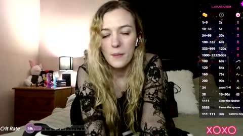 Snapshot of xelliee_rosex chatting on 02.11.25 EllieeRose online show from 02.11.25