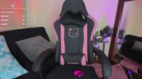 Snapshot of xemily_hardy chatting on 11.02.25 Kanae. online show from 11.02.25