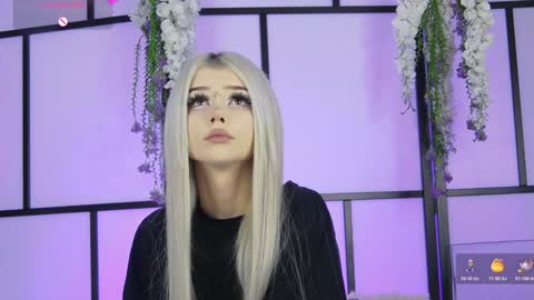 Snapshot of xenomy chatting on 11.10.25 xenomy online show from 11.10.25