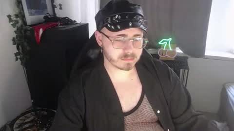 Snapshot of xfabian_love chatting on 09.26.25 F A B I A N online show from 09.26.25