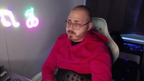 Snapshot of xfabian_love chatting on 10.18.25 F A B I A N online show from 10.18.25