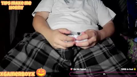 Snapshot of xgamerboyx chatting on 10.11.25 xgamerboyx online show from 10.11.25