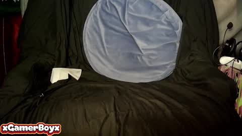 Snapshot of xgamerboyx chatting on 10.19.25 xgamerboyx online show from 10.19.25