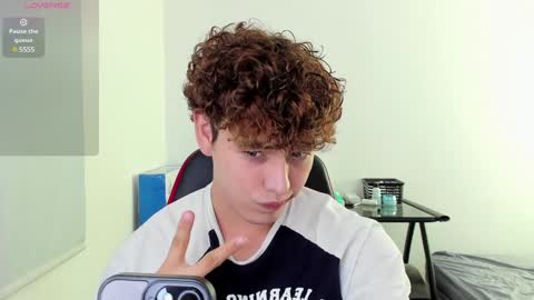 Snapshot of xhans17 chatting on 12.14.24 xhan online show from 12.14.24