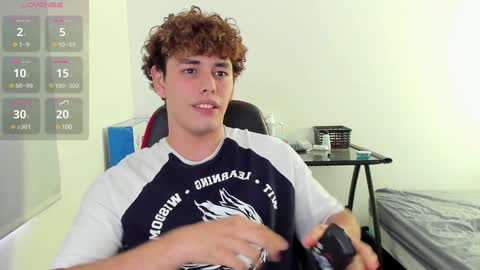 Snapshot of xhans17 chatting on 12.14.24 xhan online show from 12.14.24