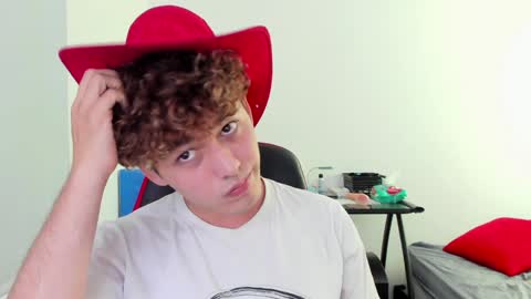 Snapshot of xhans17 chatting on 12.20.24 xhan online show from 12.20.24