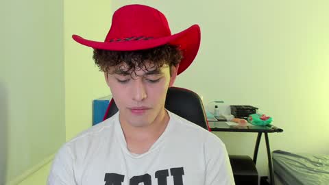 Snapshot of xhans17 chatting on 12.21.24 xhan online show from 12.21.24