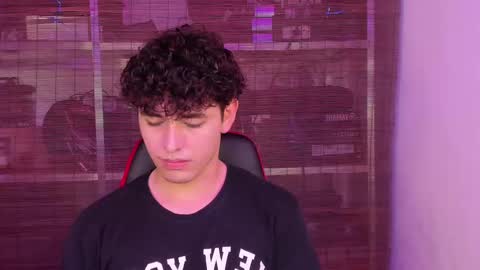 Snapshot of xhans17 chatting on 02.25.25 xhan online show from 02.25.25