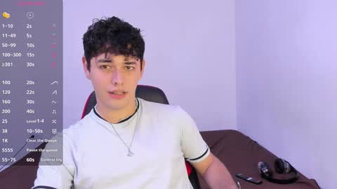 Snapshot of xhans17 chatting on 10.16.25 xhan online show from 10.16.25