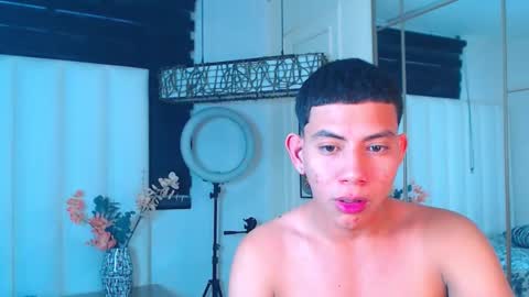MICHAEL HUGE online show from 02.12.25