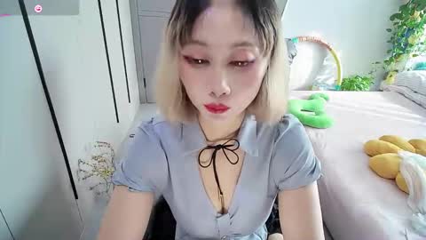 Snapshot of xiaoyu_cn chatting on 09.09.25 xiaoyu online show from 09.09.25