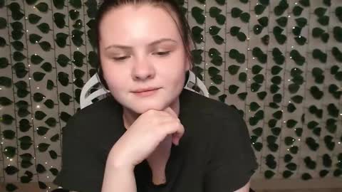 Lina online show from 02.04.25