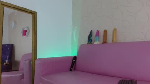 Snapshot of xime_stone chatting on 10.23.25 Xime online show from 10.23.25