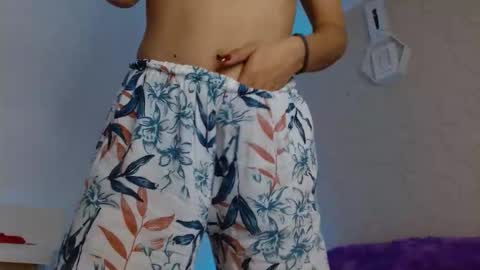 Snapshot of xime_stone chatting on 11.06.25 Xime online show from 11.06.25