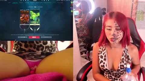 Snapshot of ximenareid chatting on 10.08.25 Ximena online show from 10.08.25