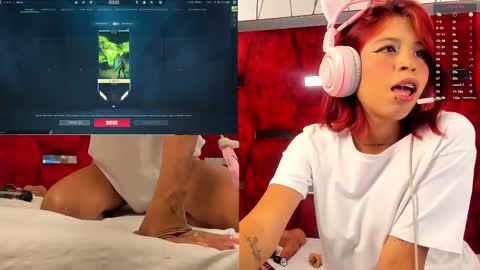 Snapshot of ximenareid chatting on 10.20.25 Ximena online show from 10.20.25